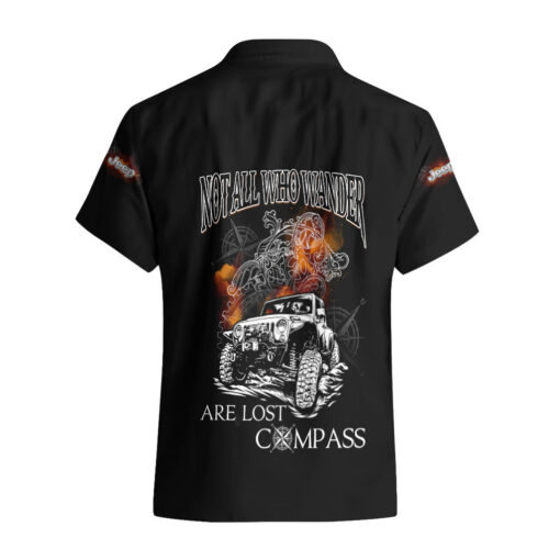Chemise hawaïenne Jeep Noir – Boussole "Not All Who Wander Are Lost" – Image 2