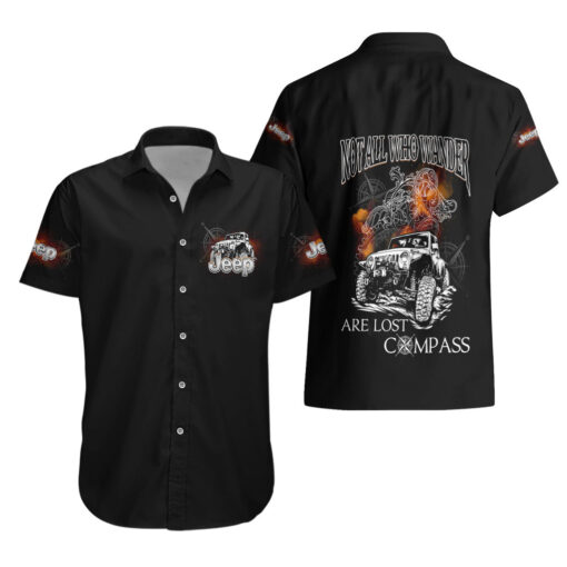 Chemise hawaïenne Jeep Noir – Boussole "Not All Who Wander Are Lost" – Image 3